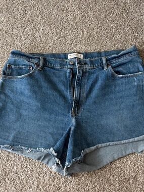 Abercrombie & Fitch Medium Wash, the Mom Short, High Rise